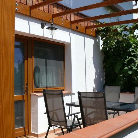 Sara Apartman Heviz Luaran gambar