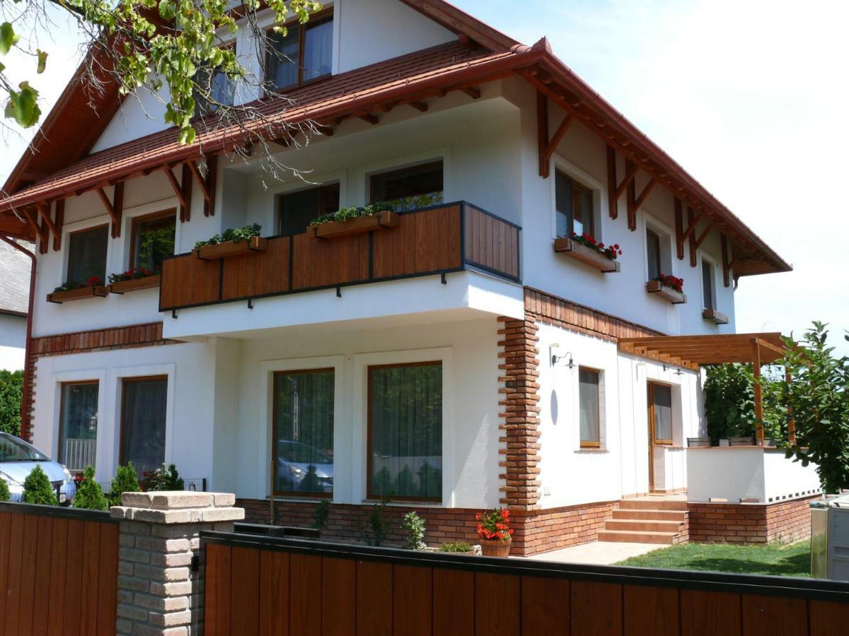 Sara Apartman Heviz Luaran gambar
